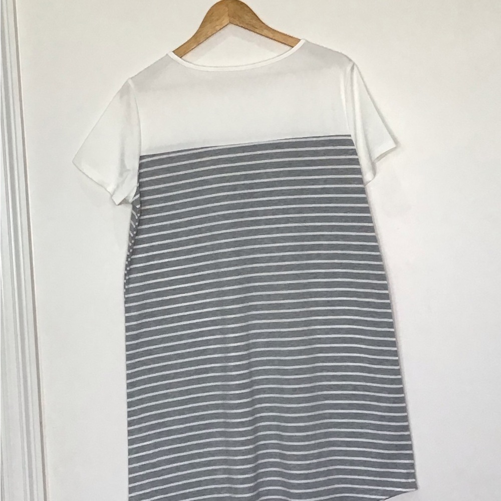 Casual White and Gray Mini Dress with Crew Neck Women’s Size XL Super Soft - Picture 3 of 6